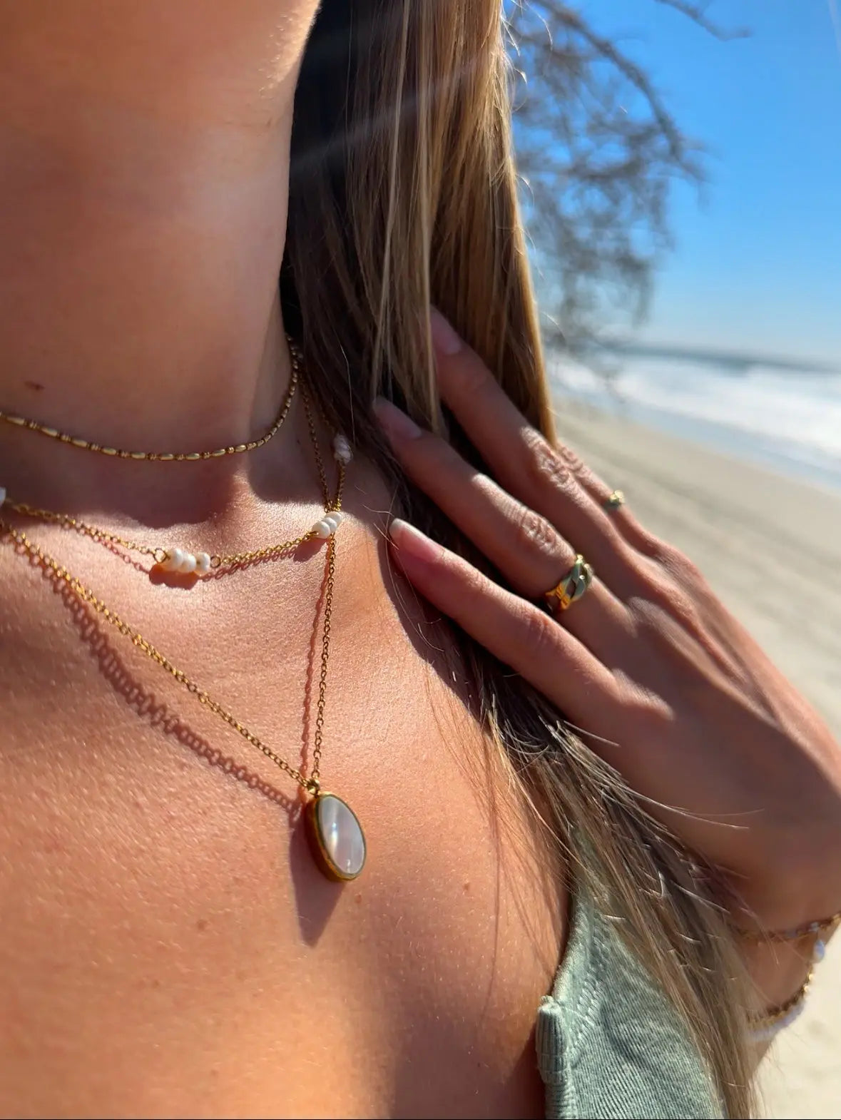 White Opal Pendant Necklace for Women - Elegant Fashion Jewelry