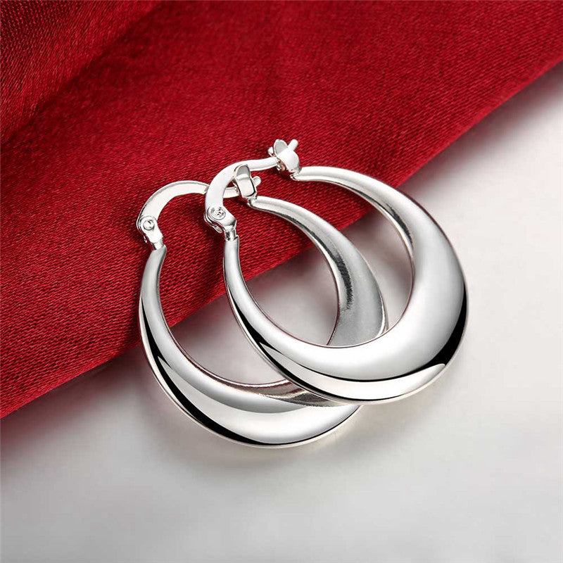 Crescent Moon Silver Earrings — Personalized Minimalist
