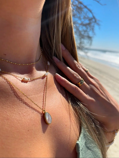 White Opal Pendant Necklace for Women - Elegant Fashion Jewelry