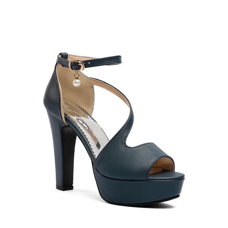 Block Heel Roman Sandals — Women's Open Toe