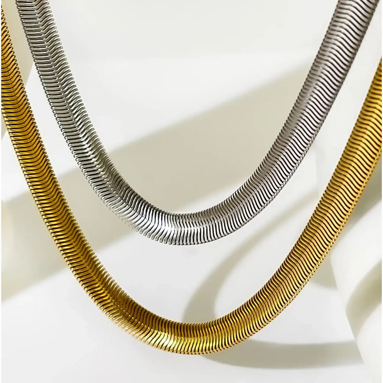 Valerie Necklace - Women's Hypoallergenic Fashion Jewelry in Stainless Steel with 18K Gold Plating, Water Resistant