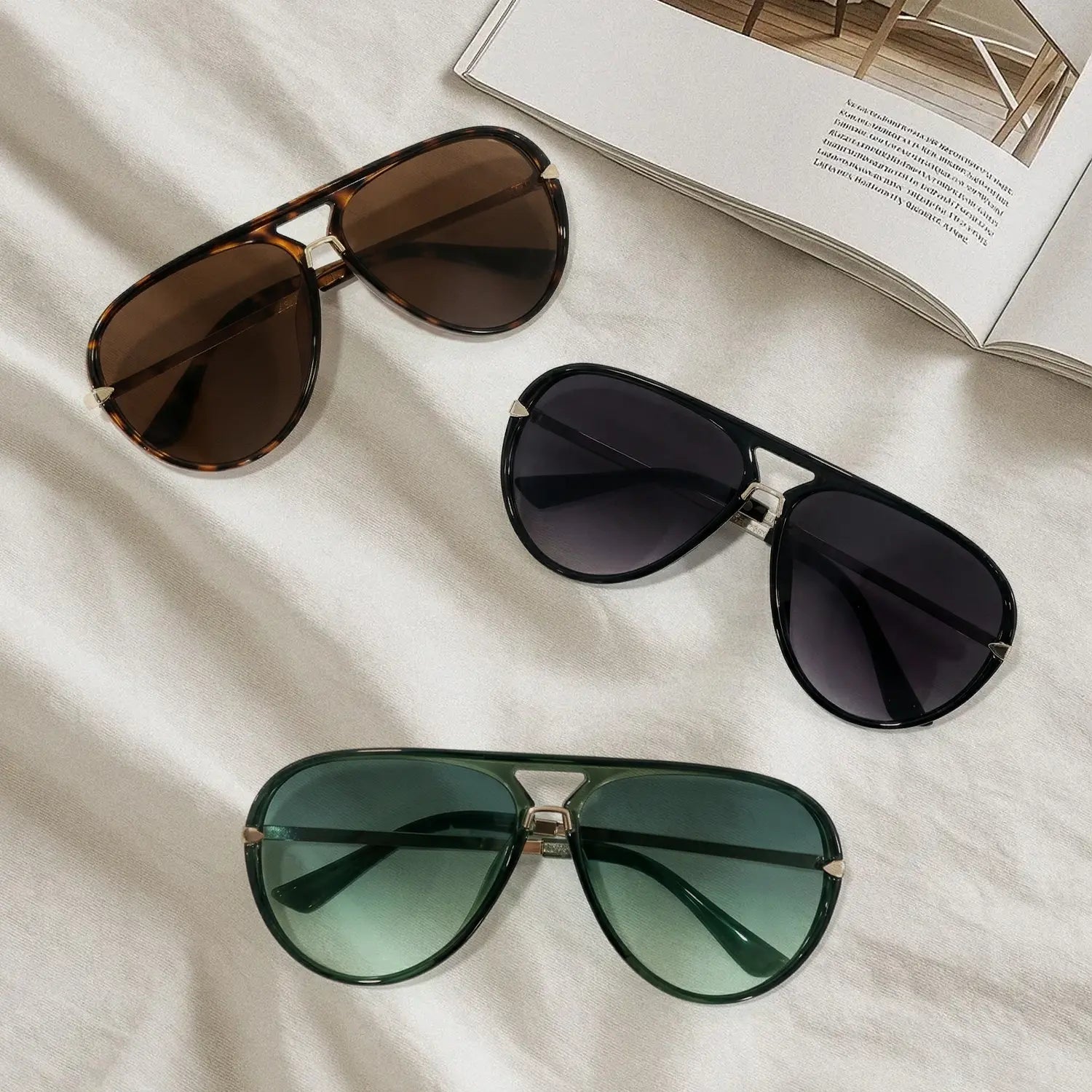 Oversized Aviator Sunglasses with Gradient Lenses for Women and Men,Trendy Casual Sunglasses for Travel Use, Fashion Accessories for Outdoor Activities Classic